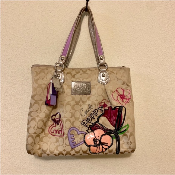 Coach Handbags - Coach Poppy Purse